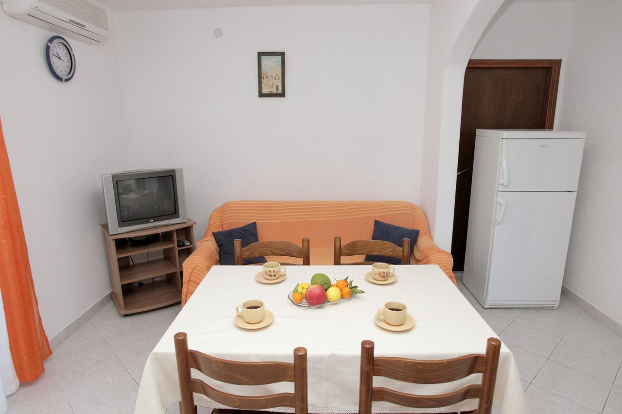 Apartments Iva Trogir Exterior foto