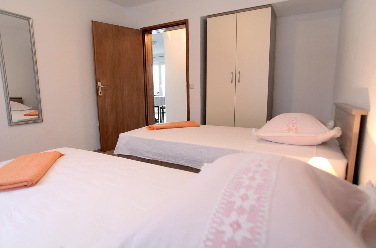 Apartments Iva Trogir Exterior foto